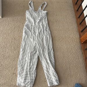 American Eagle B&W romper! Super comfortable and only worn once!